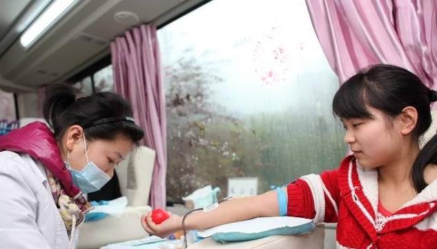 献血的4大好处促进广州献血车厂家发展